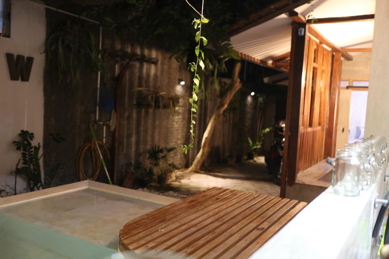 Trava House Villa Jogja 요그야카르타 외부 사진