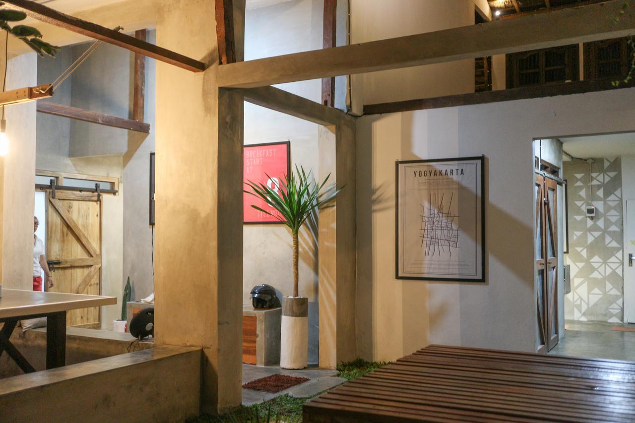 Trava House Villa Jogja 요그야카르타 외부 사진