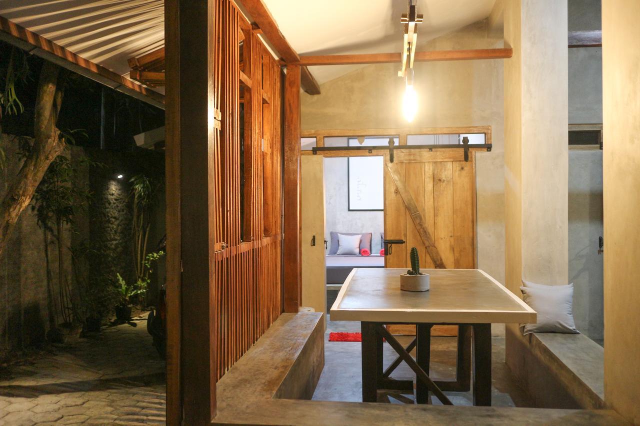 Trava House Villa Jogja 요그야카르타 외부 사진